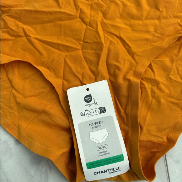 Seamless Chantelle One Size Hipster - Picture 6 of 8